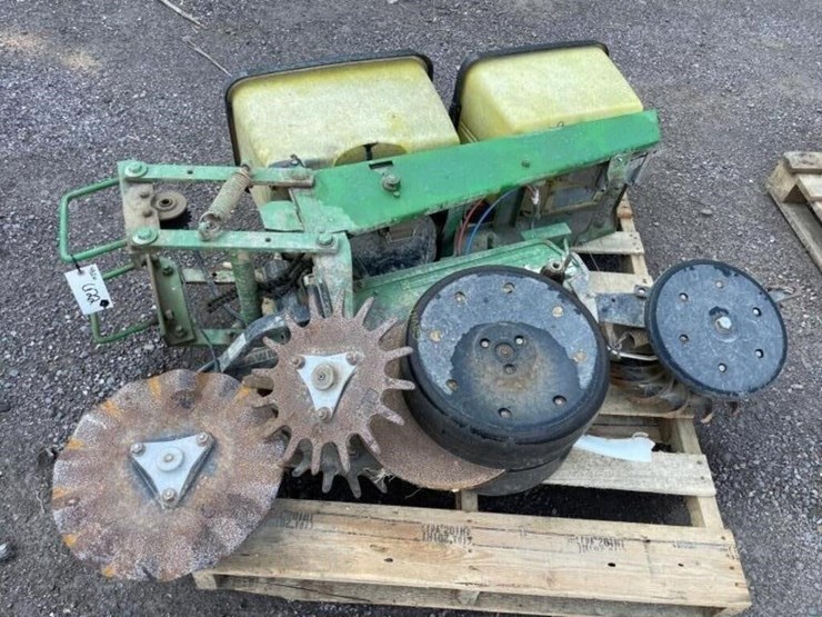 john-deere-7000-image-1