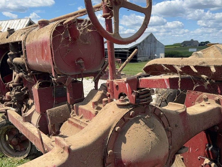 farmall-f-20-image-22
