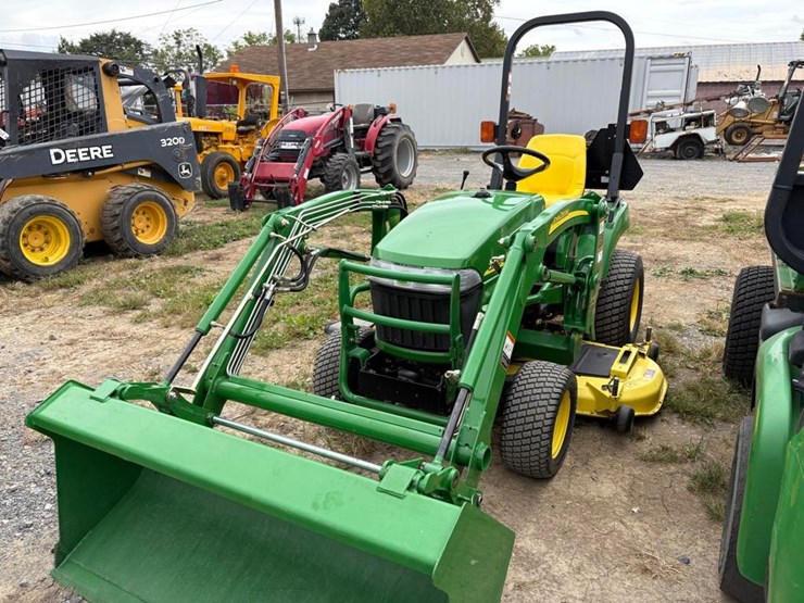 john-deere-2305-image-4