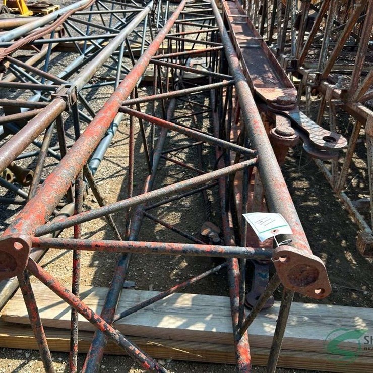 Crane boom section