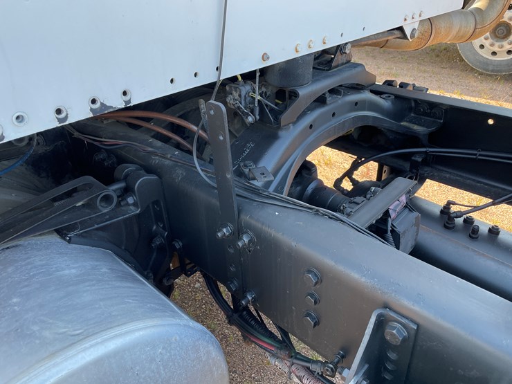 #2700-•-2003-freightliner-m2112-cab-and-chassis-(has-wi-salvage-title)-(mosinee,-wi)-image-33