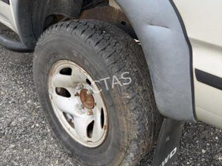 2011-toyota-tacoma-image-9