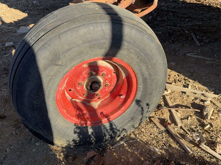 farmall-806-image-13