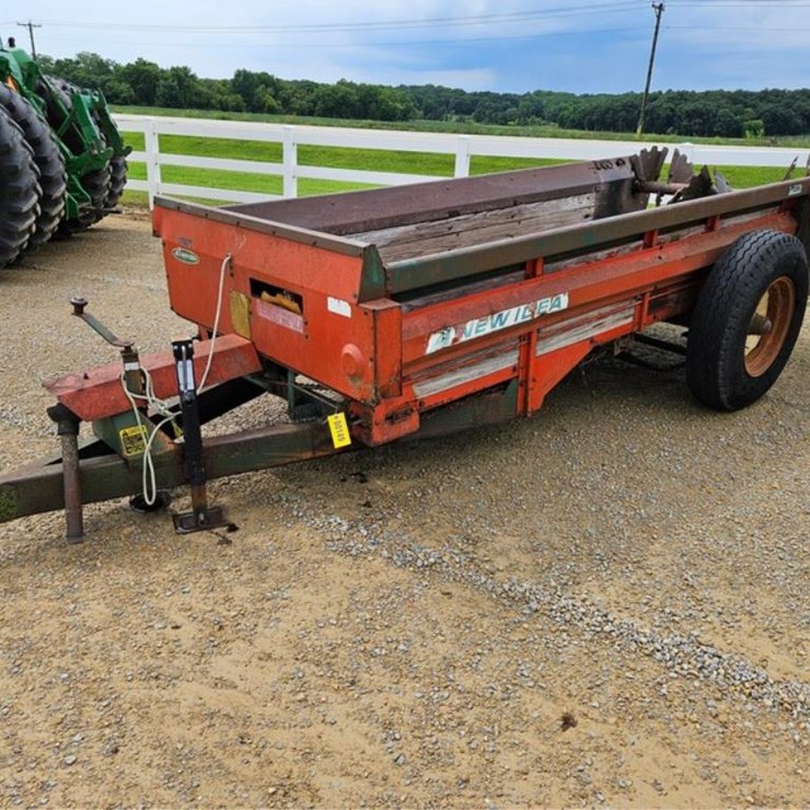 #149 • New Idea Manure Spreader