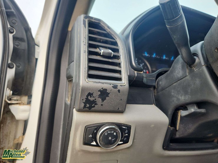2021-ford-f350-image-19