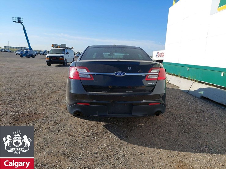 2014-ford-taurus-awd-4dr-sedan-image-17