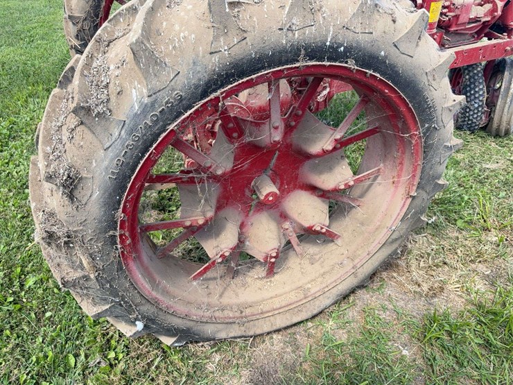 farmall-f-12-image-28