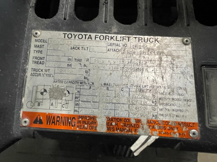 #8019-•-toyota-lp-powered-forklift-image-34
