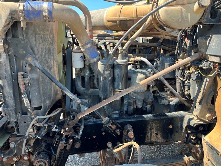 2001-mack-ch613-image-10