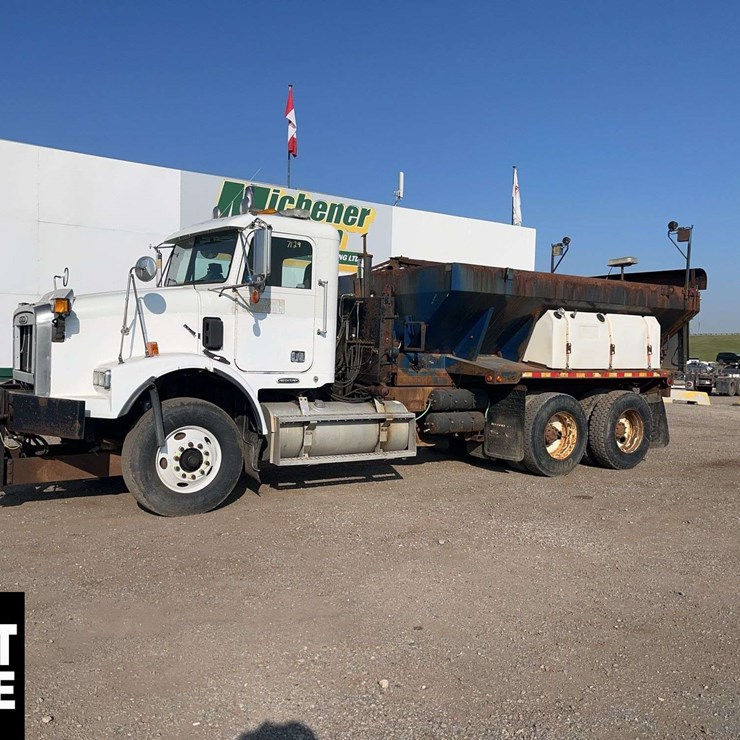 2002 FREIGHTLINER FLD112