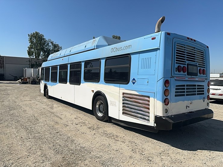 lot#--2012-new-flyer-c40lfr-transit-bus-image-3