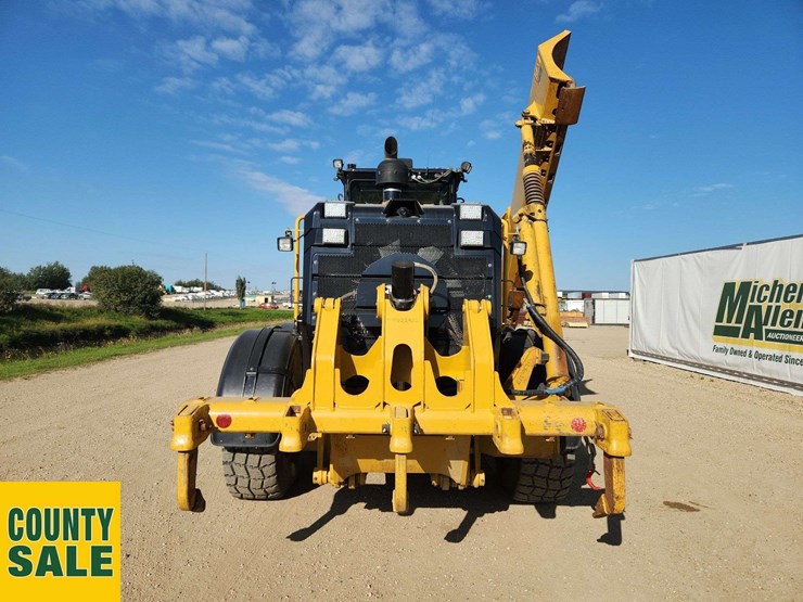 2020-caterpillar-150-awd-image-25