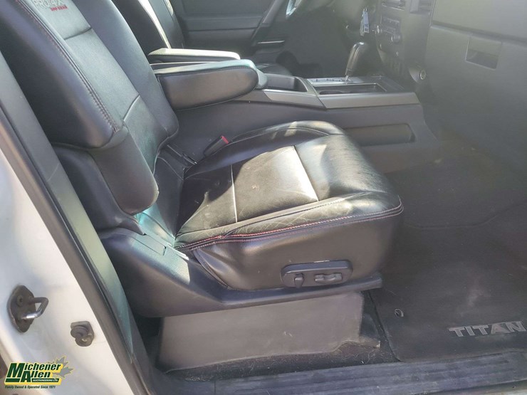 2009-nissan-titan-image-17