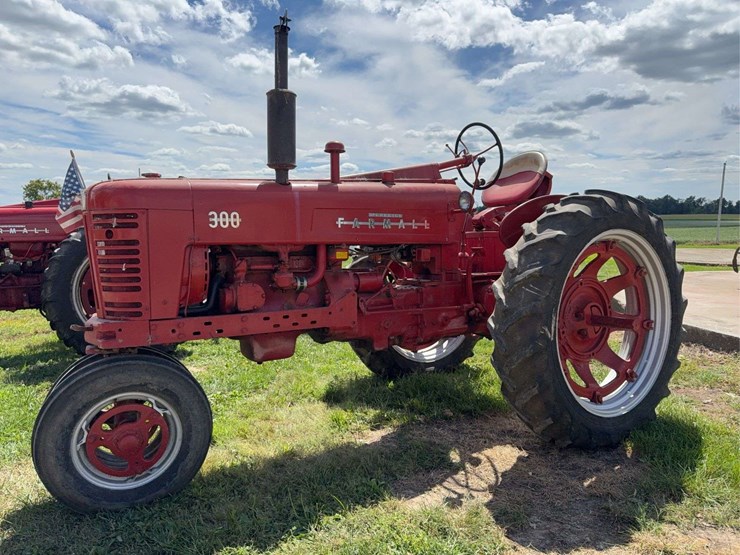 farmall-300-image-10