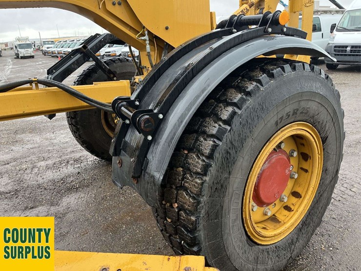 2015-caterpillar-160m-awd-image-23