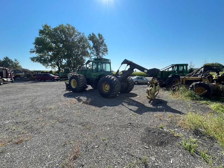 2000-john-deere-660-image-8