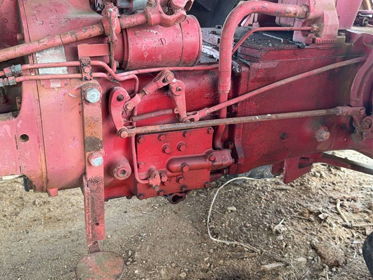 farmall-560-image-70