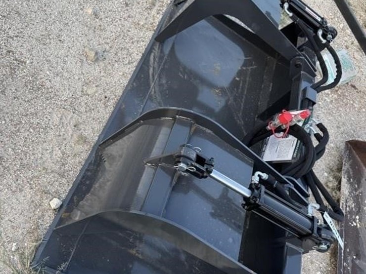 wolverine,-gb-11-72w,-skid-steer-grapple-bucket.-image-1