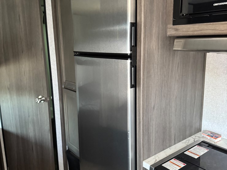 #3310-•-2021-kodiak-ultra-lite-227bh-camper-(no-title)-(waukesha,-wi)-image-32