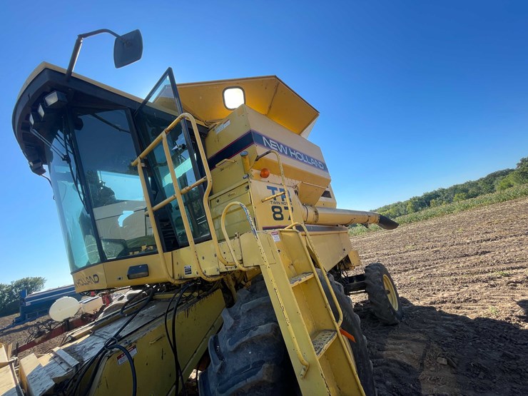 new-holland-tr87-image-12