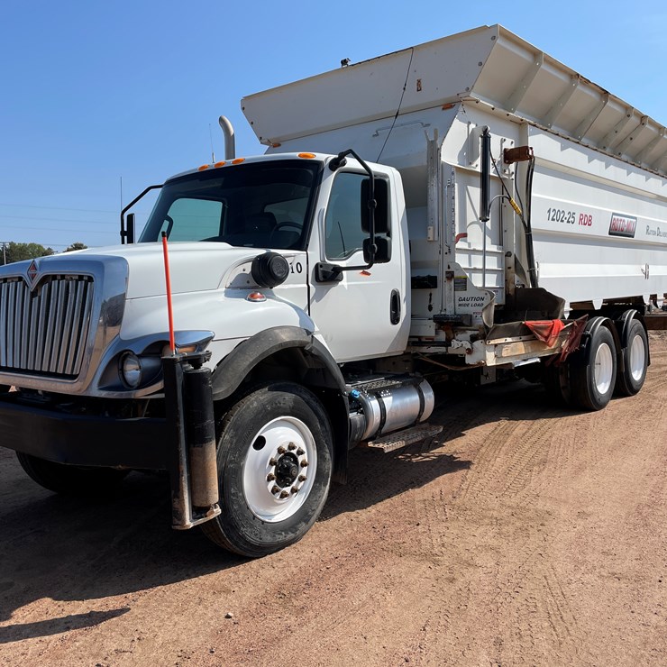 #2000 • 2020 International Roto-Mix Mixed-Ration Feed Truck (Has TX Title) (Mosinee, WI)