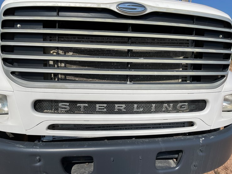 2005-sterling-lt9500-image-82