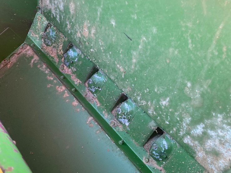 john-deere-8300-image-29