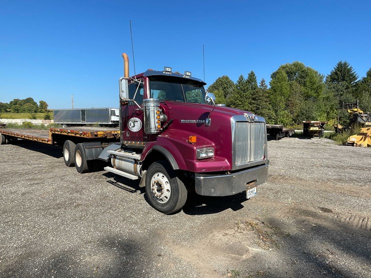 #2270-•-2011-western-star-semi-tractor-(has-wi-title)-(forestville,-wi)-image-6