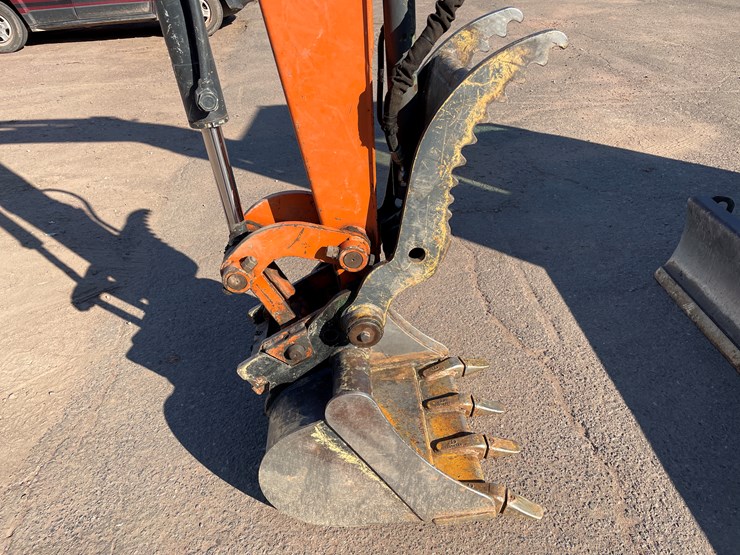 2019-hitachi-zx35u-image-9