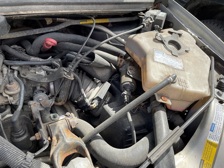 #8008-•-2000-chevy-venture-ls-van-(with-wi-title)-image-26