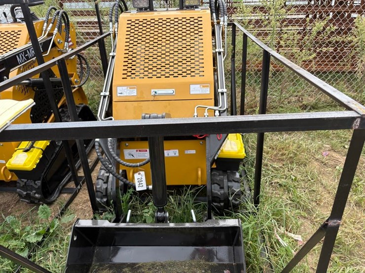 agt-mx-mrt14-compact-track-loader-image-1