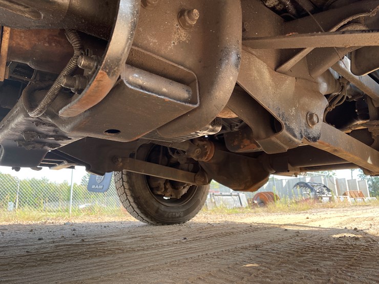 2010-dodge-ram-5500-image-17
