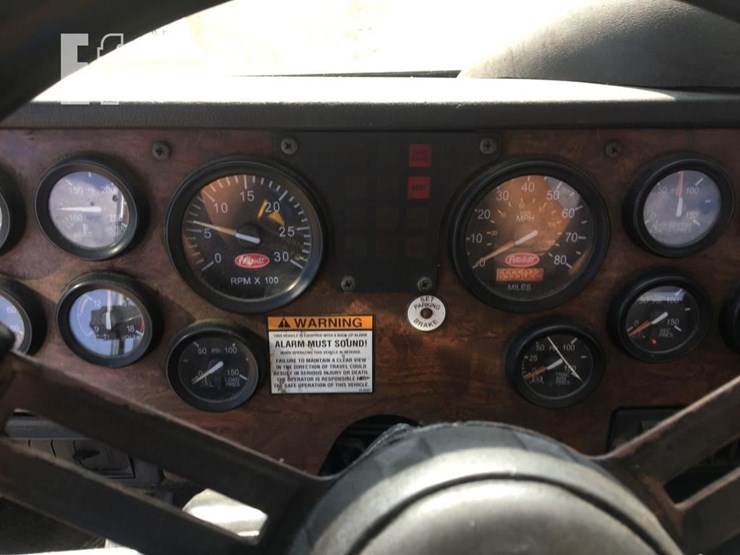 2006-peterbilt-320-image-6