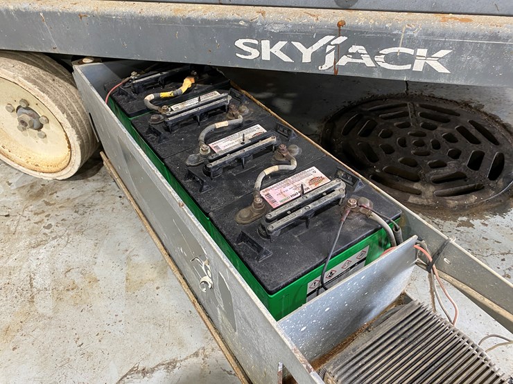 2014-skyjack-sjiii4632-image-23