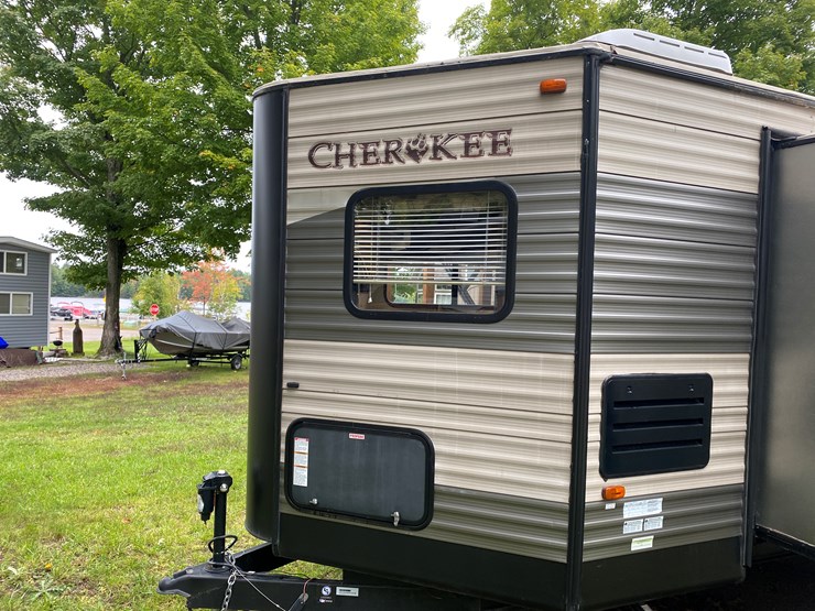 #3304-•-2016-cherokee-limited-274vfk-camper-(has-wi-title)-(three-lakes,-wi)-image-11