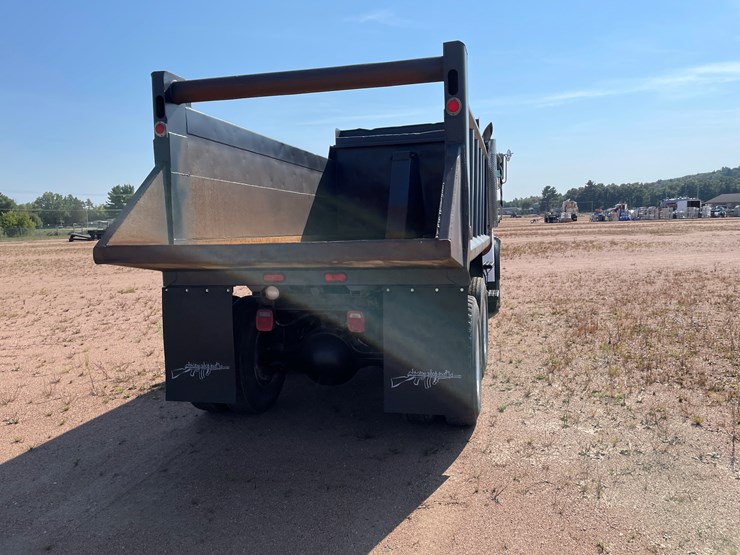 2005-sterling-lt9500-image-15