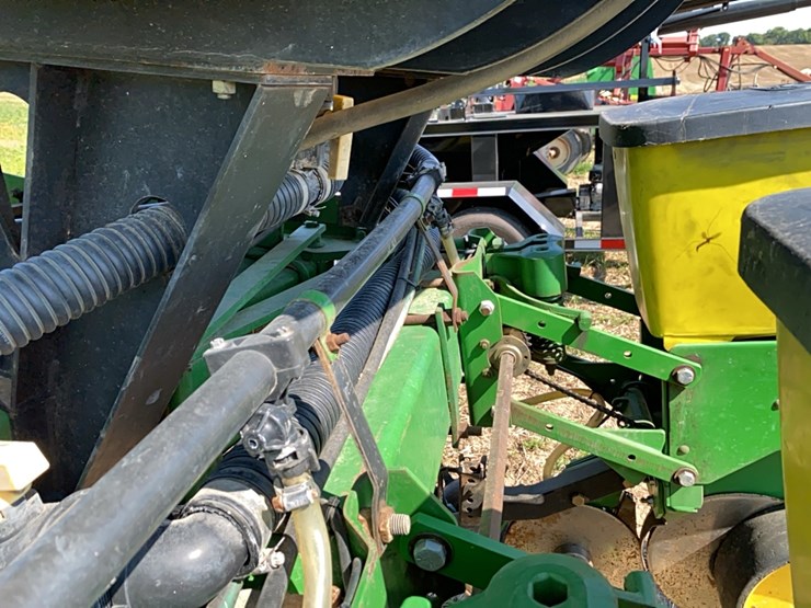 john-deere-1760-image-11
