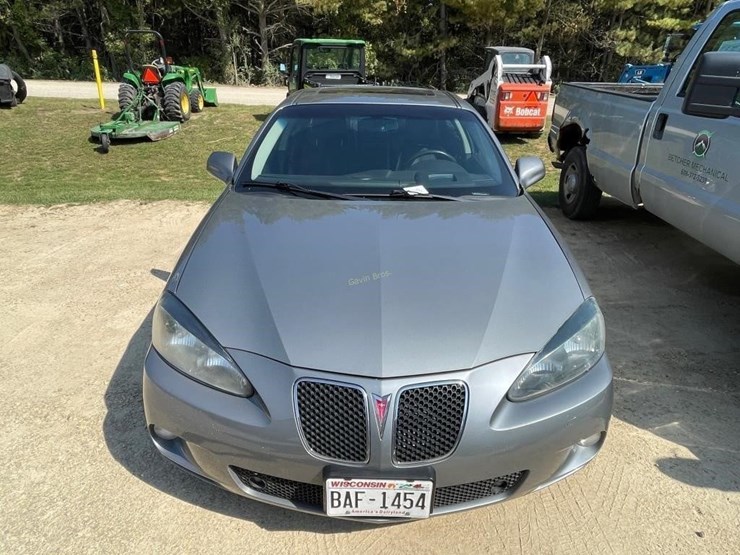 2007-pontiac-grand-prix-car-image-2