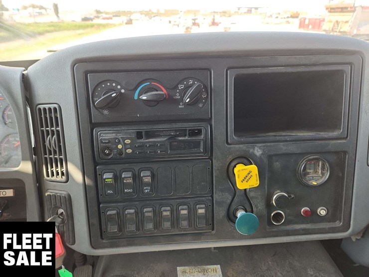 2005-international-workstar-7600-image-12