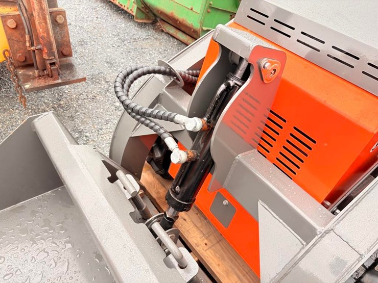 hrc700-mini-skid-steer-image-10