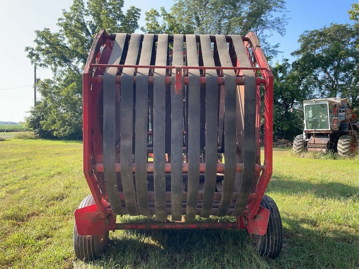 massey-ferguson-560-image-4