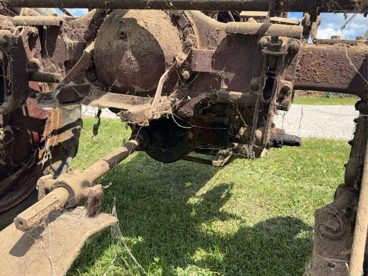 farmall-f-20-image-31