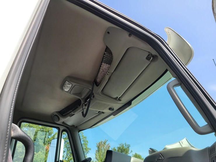 2016-international-prostar-image-61