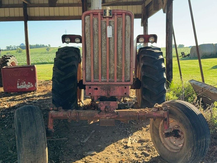 farmall-806-image-10