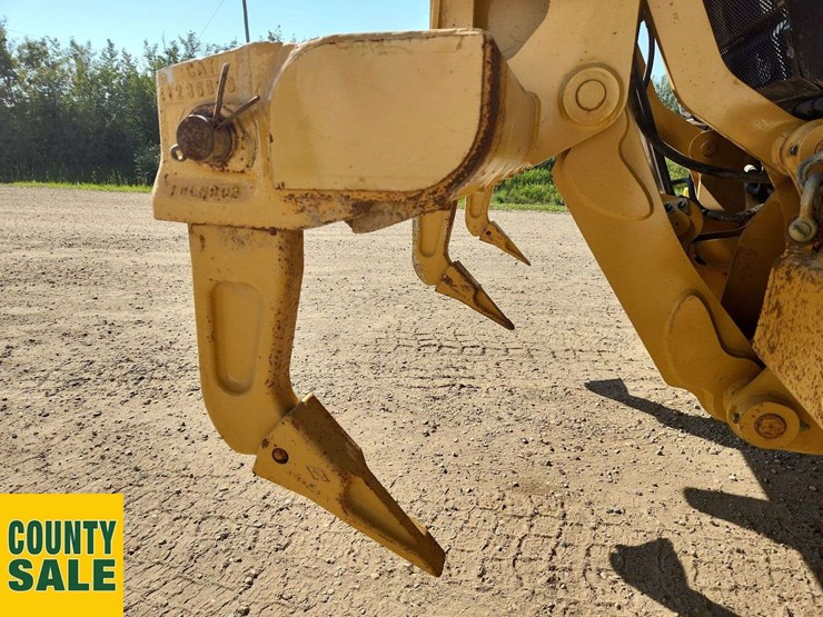 2020-caterpillar-150-awd-image-39