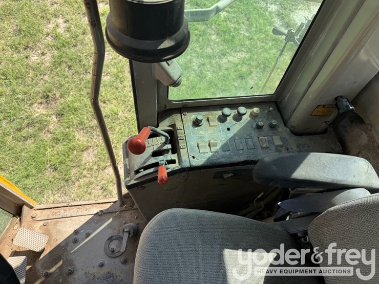 deere-672b-image-33