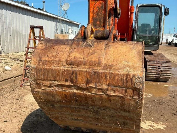 hitachi-ex200-lc-image-7