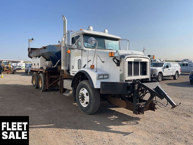 2002-freightliner-fld112-image-4