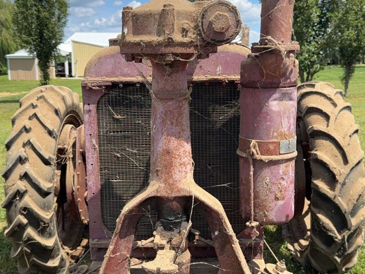 farmall-f-20-image-45