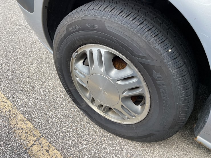 #8008-•-2000-chevy-venture-ls-van-(with-wi-title)-image-6